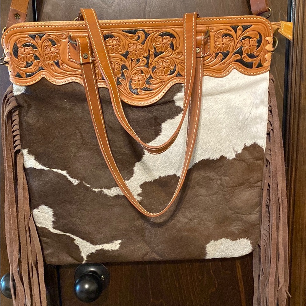 American Darling Brown and White Tote with Fringe - Picture 2 of 4